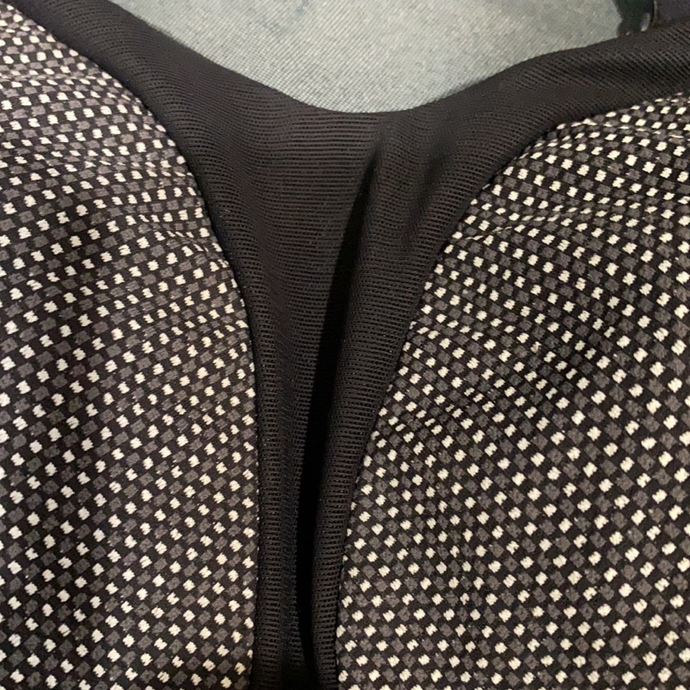 Lululemon - Picture 7 of 7